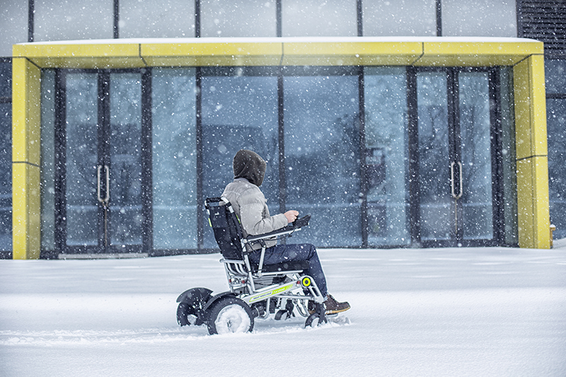 Airwheel H3S smart wheelchair