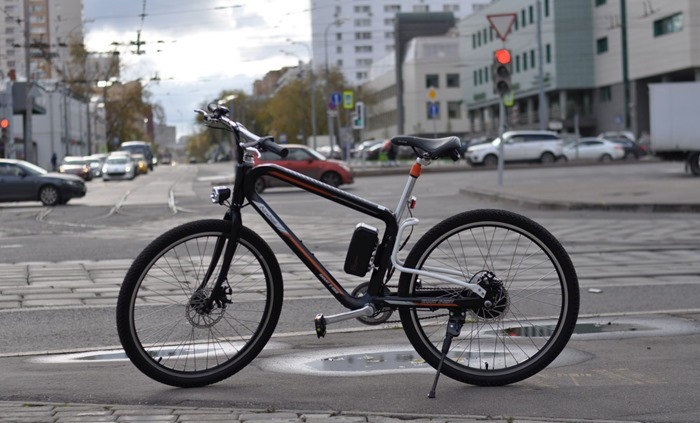 Airwheel R8 cool street bike helmets.