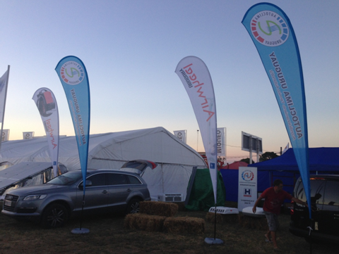 Em 18 de mar?o, Expoactiva Nacional foi realizada em Montevidéu, Uruguai. Nesta exposi??o, Airwheel, como um novo expositor, exibido sua inteligente auto balanceamento de scooter elétrico S3.