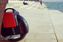 Até à data, Airwheel desenrolou-se uma ampla gama de scooters elétricos. Em seu portfólio, o modelo mais recente, scooter deequilíbrio inteligente S3 integra o desempenho mais potente dos modelos anteriores com o design mais emocionante.