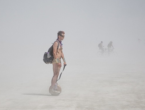 Ökologische Themen ständig Schlagzeilen und werden der Öffentlichkeit sorgen. Bevölkerung und Regierung sind scheinbar besorgt über Umweltprobleme. Die Airwheel als angehende Unternehmen macht grün "pendeln", wie der Slogan und verpflichtete sich zur Förderung des grünen Verkehrs.