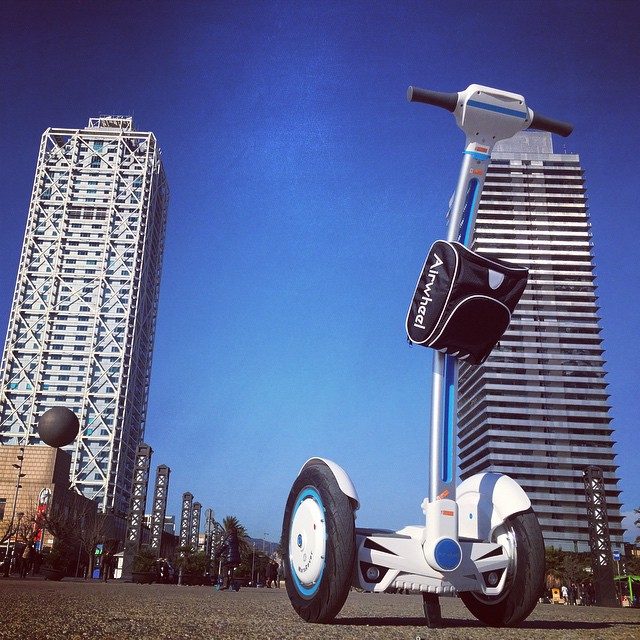 Airwheel duas rodas Scooter de auto-balanceamento inteligente está liderando o mercado de qualidade Premium.