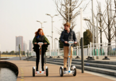  Il est maintenant temps pour monter votre Airwheel S3T avec vos amis d'aller sur une sortie de printemps inattendu.