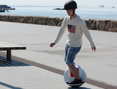 Ancora più importante, Airwheel X6 richiede solo 1Kwh ogni 100km ed è che il più economico visita modalità.