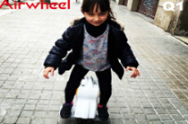 Por que Grace tinha uma queda pelo menino que rodou normalmente uma Scooter inteligente Airwheel?