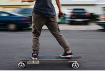  Skate elétrico Airwheel empresta as pessoas uma mão para a busca da felicidade