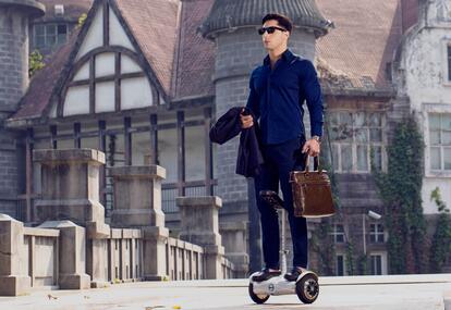 Equitazione Airwheel autobilanciante scooter elettrico non solo è favorevole per il corpo sano e la mente, ma anche ti fa andare avanti sia il tuo corpo e spirito.