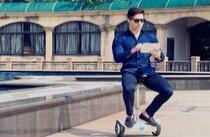 Airwheel S6 assento-montados Scooter dá uma mão para as pessoas com deficiência