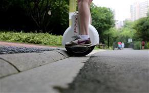 Airwheel Q3 mobile unicycle