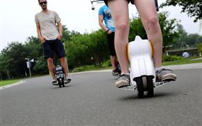 Airwheel Q1 self-balancing