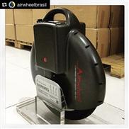 uma roda monociclo elétrico