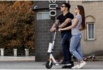 Airwheel Z3 zweirädrigen Elektroroller im Namen der Jugend