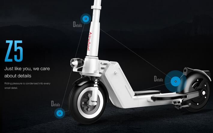 Airwheel Z5 est également équipé d'une cloche, pour rendre la conduite plus sûre, et le projecteur CIRC. 