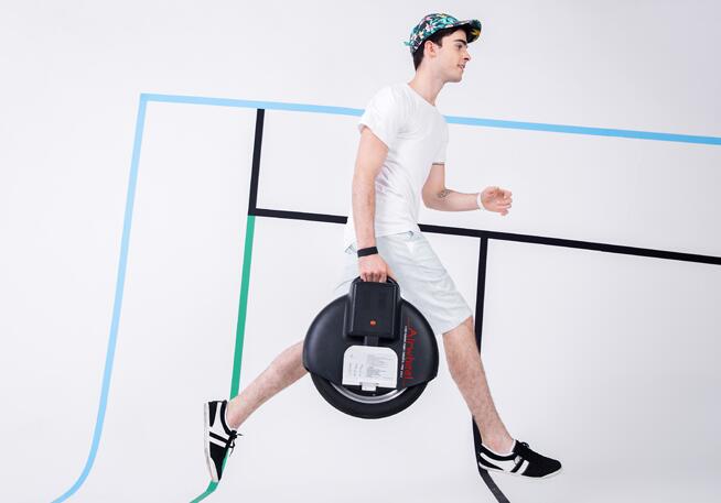 وسوف تستمتع تماما جمال كل صباح أثناء ركوب الخيل في Airwheel مع جميع المخاوف الخاصة بك ومتاعب ملقاة خلف.