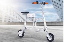 Airwheel novos produtos de scooters elétricas, bicicletas e capacete, conquistar uma jangada de clientes.