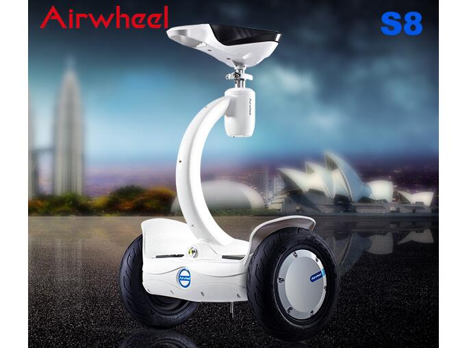 Alors oubliez tout l’écran, nous allons avoir peu d’air frais avec Airwheel S8 walkcar électrique.