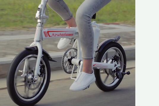 Scegliere la bici elettriche di aiuto Airwheel R5 per una vita migliore e più bello.