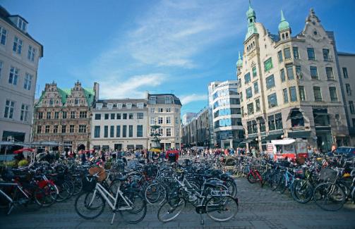 Para atender à demanda da economia labor e portabilidade, o smart e bicicleta alimentada por energia limpa é muito adequada para viagens urbanas e equitação de lazer.